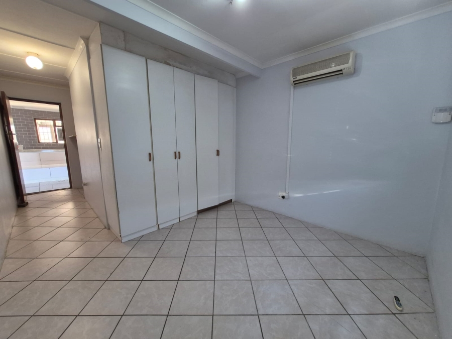 To Let 3 Bedroom Property for Rent in Somerset Park Western Cape
